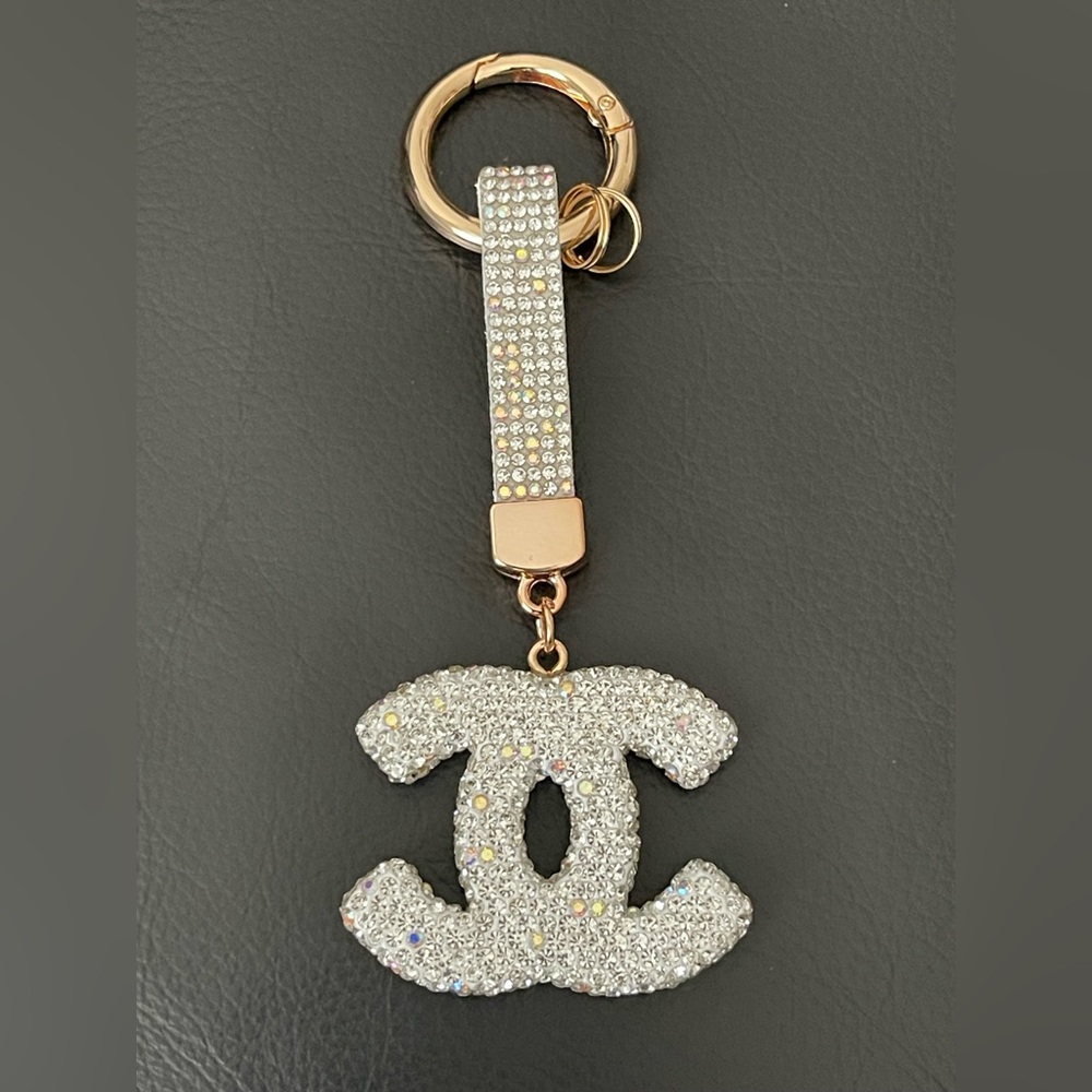 Fashion Interlocking Double C Design Keychain - Silver